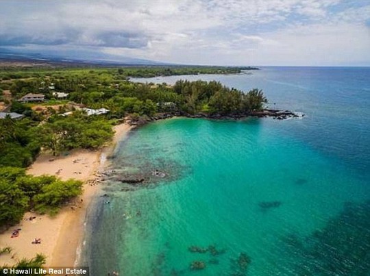 Sao nhạc rock bán “thiên đường” ở Hawaii
