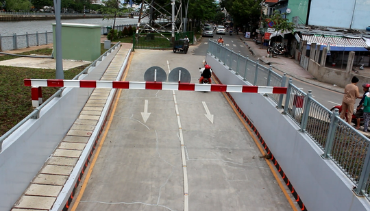 Hầm chui cầu Điện Biên Phủ mỗi ngày có hàng trăm lượt xe lưu thông