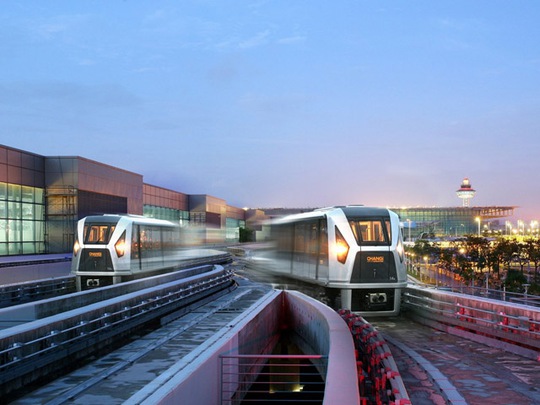 Dễ dàng di chuyển giữa các nhà ga bằng hệ thống tàu điện Skytrain