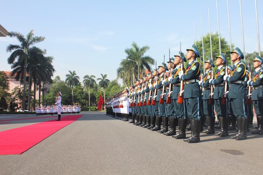 Cận cảnh Bộ trưởng Phùng Quang Thanh đón Bộ trưởng Quốc phòng Mỹ