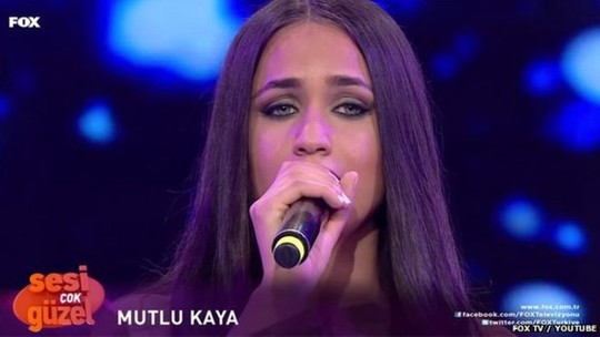 Mutlu Kaya, 19 tuổi xuất hiện trong chương trình truyền hình thực tế