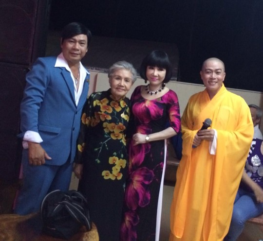 NS Tô Châu, NSƯT Út Bạch Lan, Thanh Kim Huệ tham gia chương trình văn nghệ nhân ngày Phật đản tại Hậu Giang
