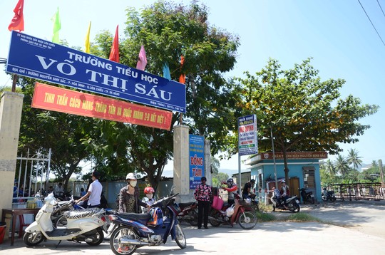 Trụ sở Trường TH Võ Thị Sáu được đặt tạm ở một ký túc xá cũ dành cho sinh viên trên đường Nguyễn Sinh Sắc, quận Liên Chiểu