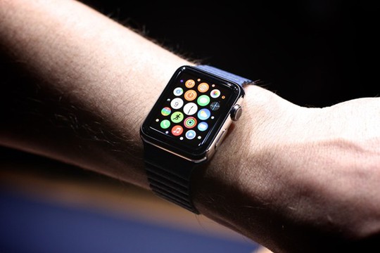 Apple Watch được bán trong tháng 4