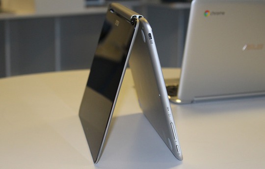 Chromebook đầu tiên màn hình lật 360 độ