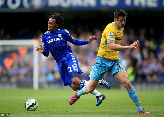 Juan Cuadrado (trái) đá thay vị trí của Ramirres