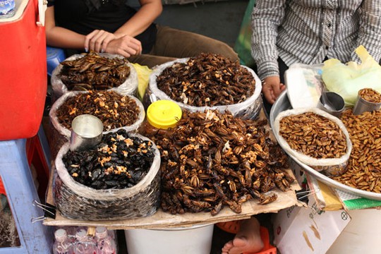 Chợ Campuchia: Đi là ghiền!