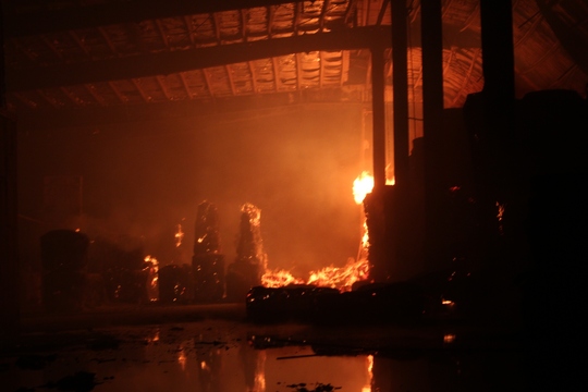 Đám cháy đã thiêu trụi 30.000 m2 nhà xưởng của công ty