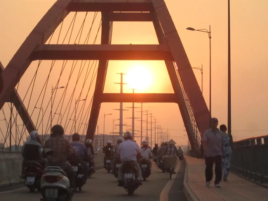Ùn ứ nghiêm trọng trên đường nội đô lớn nhất TP HCM