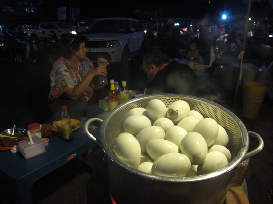 Chợ Campuchia: Đi là ghiền!