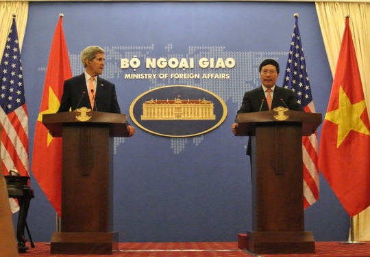 Người đứng đầu ngành ngoại giao Mỹ và Việt Nam họp báo chung tại Hà Nội