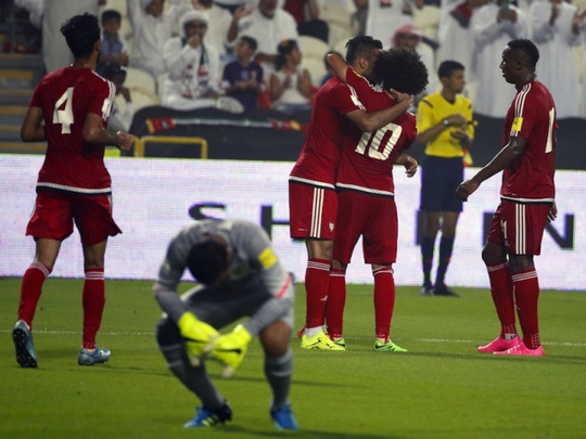 Trận thua không thê tin nổi của Malaysia trước Kuwait (áo đỏ)