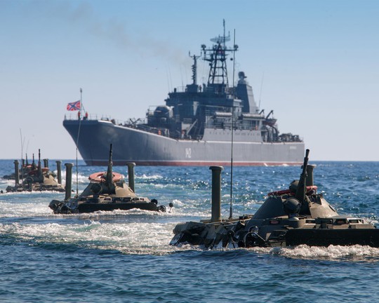 Hạm đội Phương Bắc của Nga đang tập trận ở biển Barent Ảnh: POLITIKUS.RU