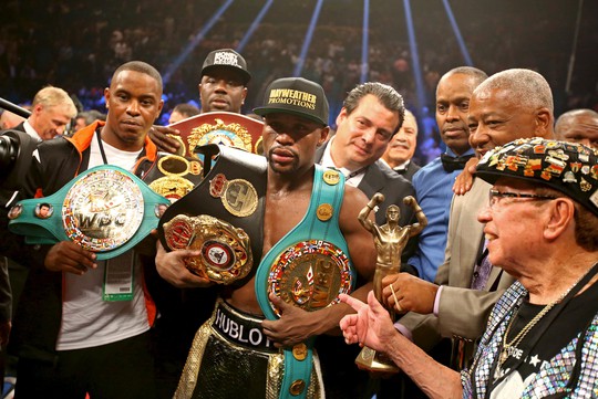 Mayweather lên ngôi vô địch là hoàn toàn xứng đáng