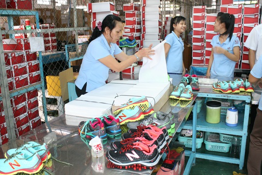 Thu nhập thực tế công nhân phụ thuộc nhiều vào các khoản phụ cấp ẢNH: KHÁNH AN