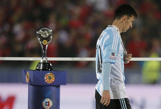 Messi từ chối giải thưởng Cầu thủ xuất sắc nhất Copa