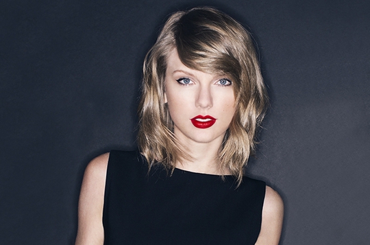 Taylor Swift phản pháo tin tặc dọa tung ảnh khỏa thân