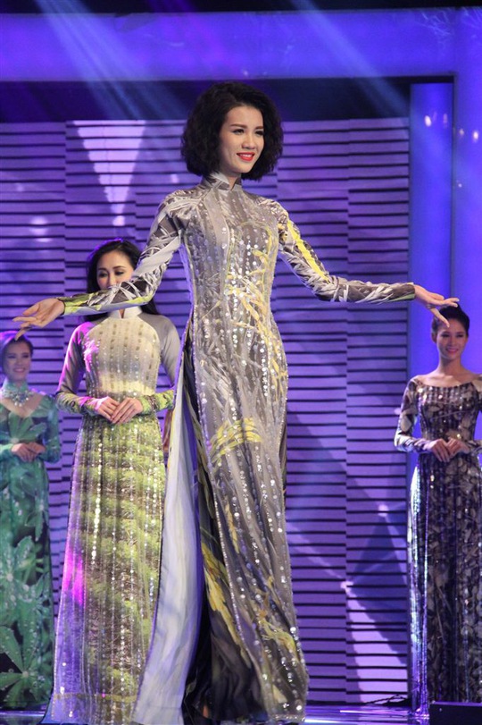Trần Ngọc Lan Khuê đăng quang "Hoa khôi Áo dài Việt Nam" 2014