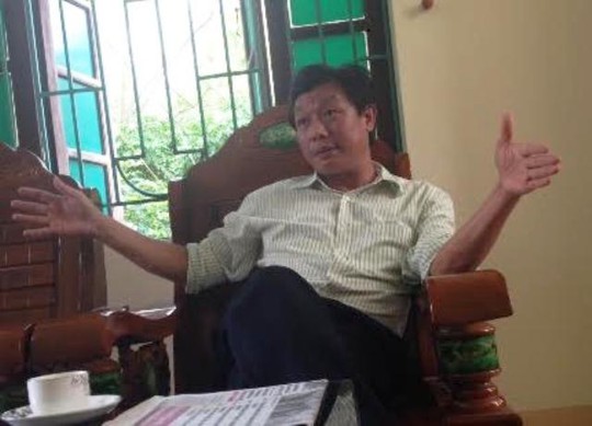 
Ông Trần Văn Hán, Chủ tịch UBND phường Đông Sơn, thị xã Bỉm Sơn (tỉnh Thanh Hóa) thừa nhận cán bộ phường có nghỉ sớm 1 chút để liên hoan cán bộ cũ lên chức
