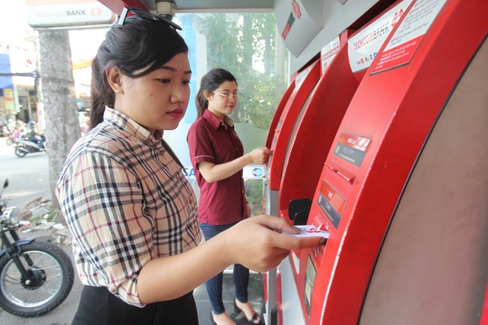 
Hệ thống ATM thường bị quá tải vào dịp Tết Ảnh: Hoàng Triều
