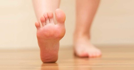 
Đi chân trần cho cảm giác thoải mái và tốt cho sức khỏe
