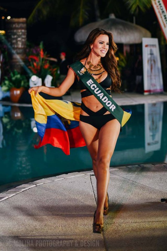 Người đẹp Ecuador nóng bỏng với bikini