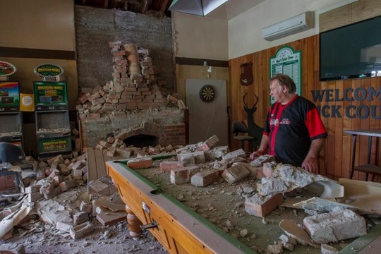 
Bên trong một ngôi nhà bị ảnh hưởng bởi trận động đất. Ảnh: FAIRFAX NZ
