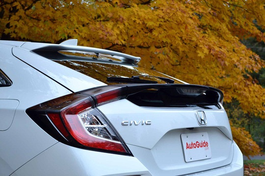 Đánh giá Honda Civic Hatchback 2017 có giá 440 triệu đồng