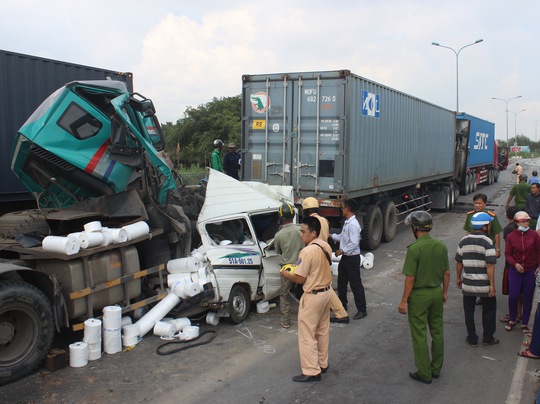 
Một vụ tai nạn giao thông ở TP HCM Ảnh: Gia Minh
