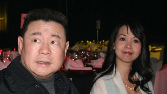 
Tỉ phú Hồng Kông Joseph Lau và bạn gái cũ Yvonne Lui Lai-kwan. Ảnh: SCMP

