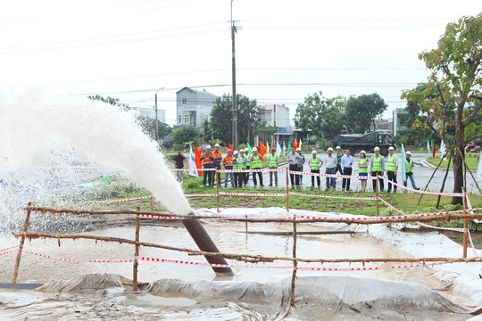 
Tuyến nước sạch đã được thông để chuẩn bị cung cấp nước sạch cho KCN Sông Hậu và dân cư khu lân cận
