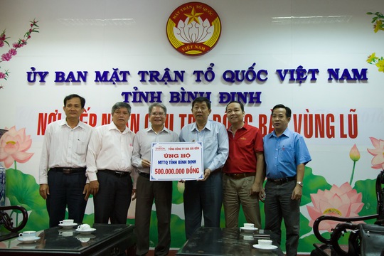
Sabeco trao 500 triệu đồng cho UBMTTQVN tỉnh Bình Định
