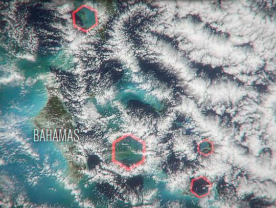 
Hình ảnh những đám mây lục giác được nói đến trong phim tài liệu trên kênh Science Channel Ảnh: ScienceChannel.com

