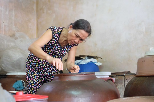 
Bà Lê Nguyễn Hoàng Tâm với gần 30 năm làm nước mắm
