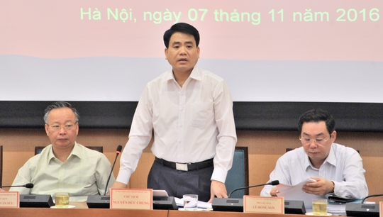 
Chủ tịch Hà Nội Nguyễn Đức Chung phát biểu tại buổi họp tập thể UBND TP Hà Nội chiều 7-11
