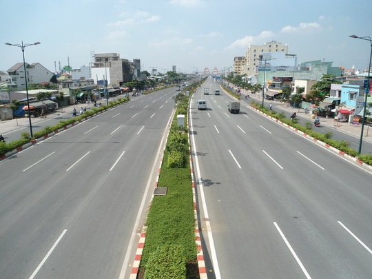 
Đường Phạm Văn Đồng được xem là tuyến đường đẹp nhất TP HCM hiện nay

