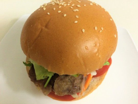 
Hamburger bò tự làm không những ngon mà còn vệ sinh và tiết kiệm
