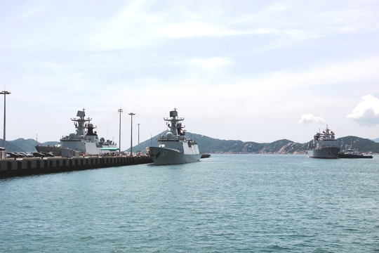 
3 tàu Trung Quốc vào Cảng quốc tế Cam Ranh
