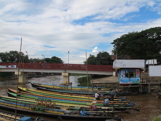 
Bến thuyền ở Inle
