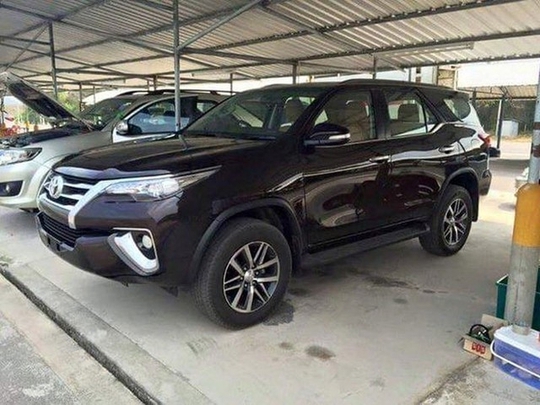 Ảnh chi tiết Toyota Fortuner 2020 giá từ 995 triệu đồng  VOVVN