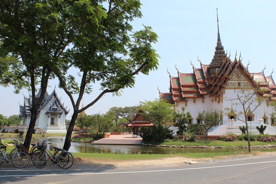 
Cung điện Dusit Maha Prasat (Hoàng Cung)
