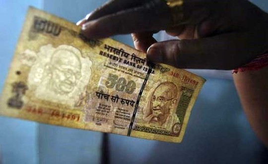 
Tờ 500 và 1.000 rupee cũ sẽ không còn giá trị kể từ ngày 9-11. Ảnh: NDTV
