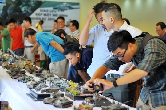 Lần đầu tiên một cuộc gặp mặt quy mô và hoành tráng của những người chơi mô hình quân sự trên khắp cả nước đã được tổ chức ở Hà Nội. Hơn 100 các loại mô hình vũ khí, khí tài hiện đại bậc nhất thế giới cũng được giới thiệu.