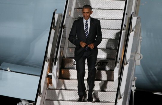 
Tổng thống Obama có mặt tại sân bay Tegel ở Berlin. Ảnh: Reuters

