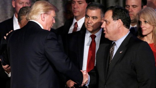 Thống đốc bang New Jersey Chris Christie (phải) và Tổng thống đắc cử Donald Trump Ảnh: REUTERS