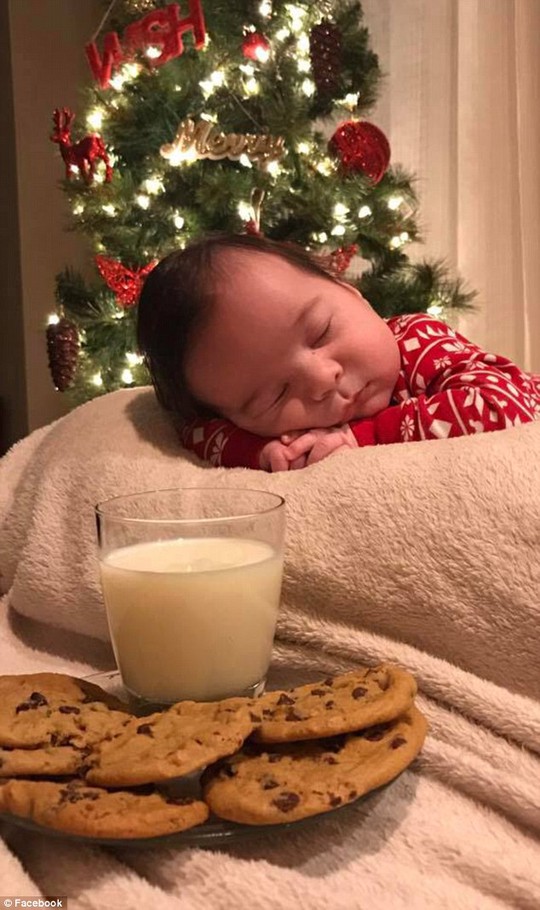 
Khi ở nhà với người trông trẻ, bé đã bị chấn thương sọ não và bất tỉnh.
