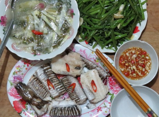 
Canh chua cá lạt hiện diện trong bữa cơm của người dân quê - Ảnh: Minh Kỳ
