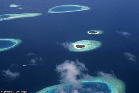 
Chính phủ Maldives phải xây các đảo nhân tạo để người dân của họ có chỗ nương náu trong tình trạng nước biển dâng cao - Ảnh: Getty
