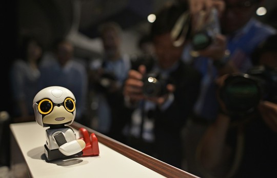 
Robot Kirobo Mini của tập đoàn Toyota vừa ra mắt gần đây Ảnh: EPA

