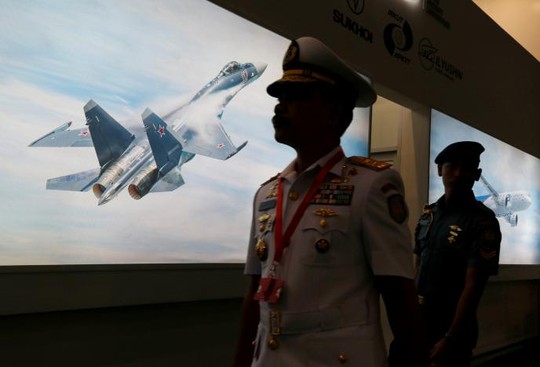 
Bức ảnh tiêm kích Sukhoi tại triển lãm quốc phòng Indo Defence Expo ở Jakarta hôm 2-11. Ảnh: Reuters

